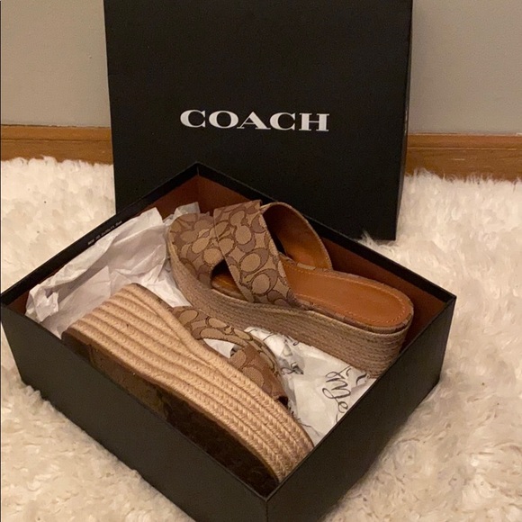 Authentic coach wedges size 10 - Picture 2 of 5